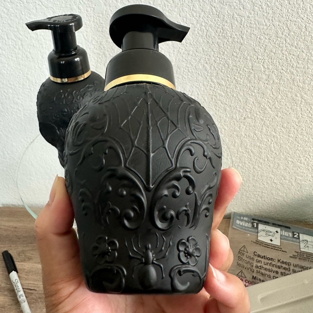 🎃 2 Vampire Blood
Gentle & Clean Foaming Hand Soaps - Picture 6 of 8